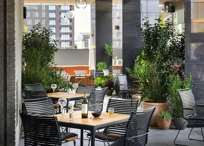 Beckett LockeAirport Hotel